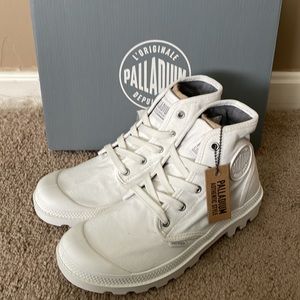 PALLADIUM HI TOPS • NWT